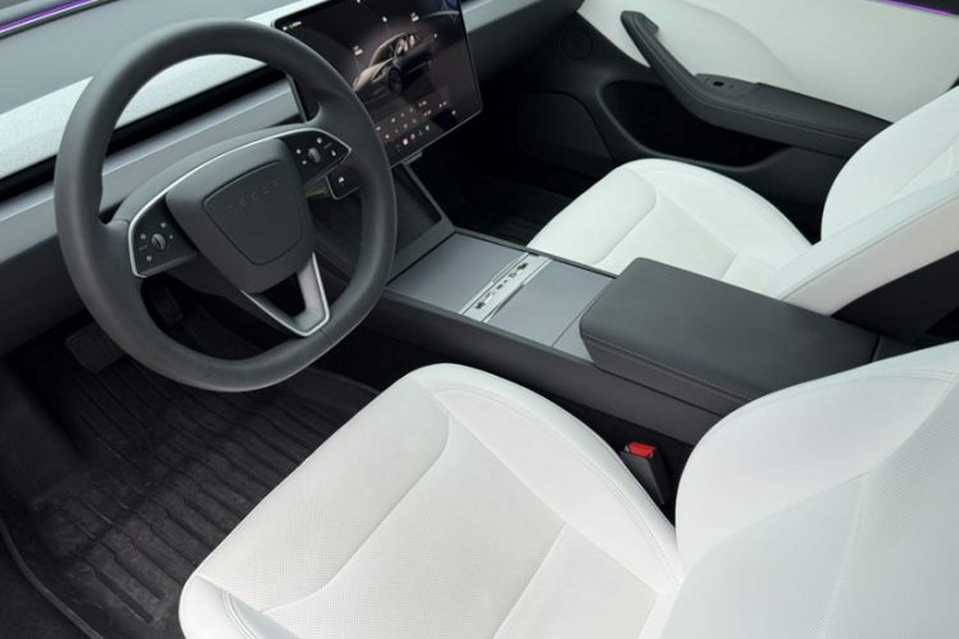 Used Tesla Model 3 2023 Long-Range All-Wheel-Drive Version Interior 3