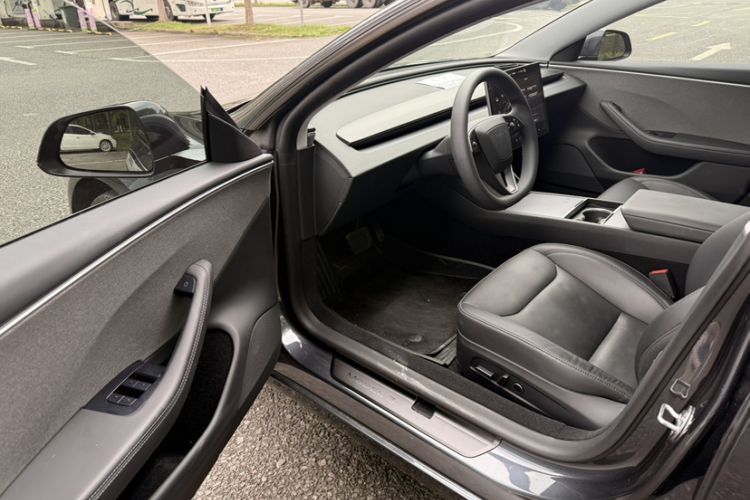 Used Tesla Model 3 2023 Rear-Wheel-Drive Version Interior 3