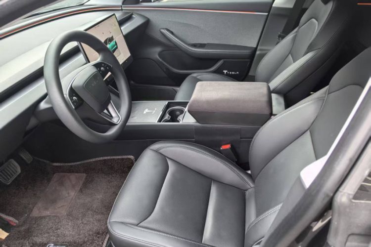 Used Tesla Model 3 2023 Rear-Wheel-Drive Version Interior 3