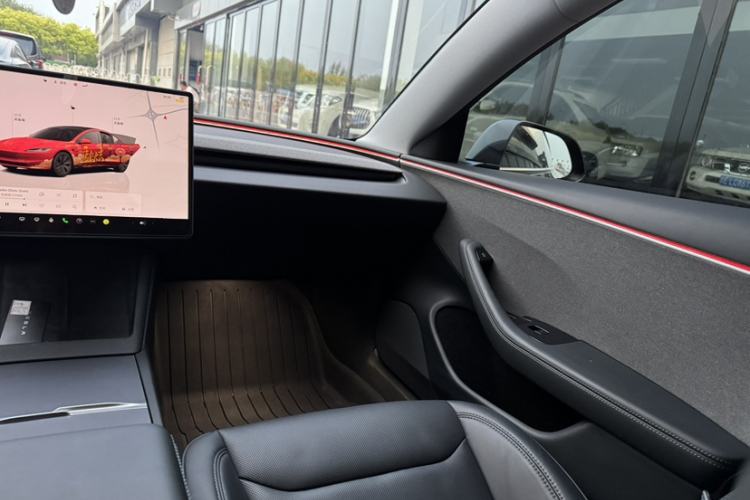 Used Tesla Model 3 2023 Rear-Wheel-Drive Version Interior 3