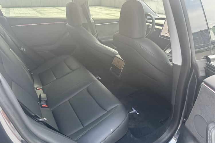 Used Tesla Model 3 2023 Long-Range All-Wheel-Drive Version Interior 3