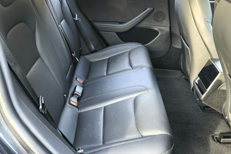 Used Tesla Model 3 2023 Long-Range All-Wheel-Drive Version Interior 3
