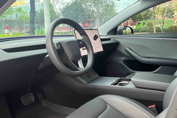 Used Tesla Model 3 2023 Rear-Wheel-Drive Version Interior 3