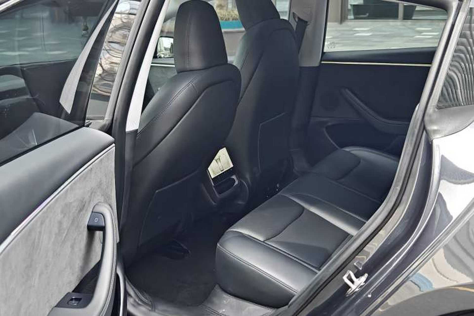 Used Tesla Model 3 2023 Long-Range All-Wheel-Drive Version Interior 4