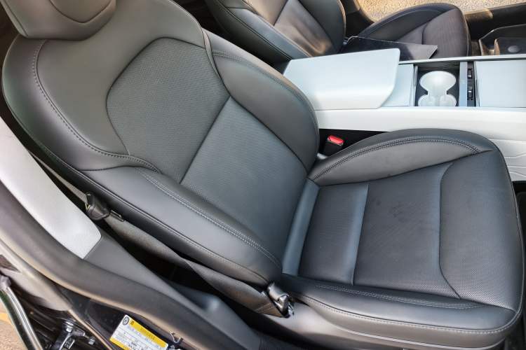 Used Tesla Model 3 2023 Rear-Wheel-Drive Version Interior 4
