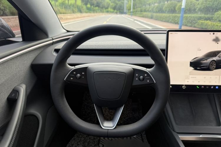 Used Tesla Model 3 2023 Rear-Wheel-Drive Version Interior 4