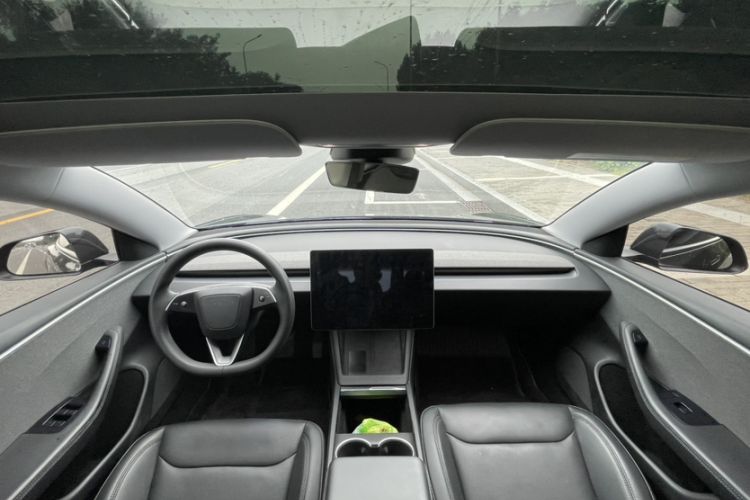 Used Tesla Model 3 2023 Rear-Wheel-Drive Version Interior 4