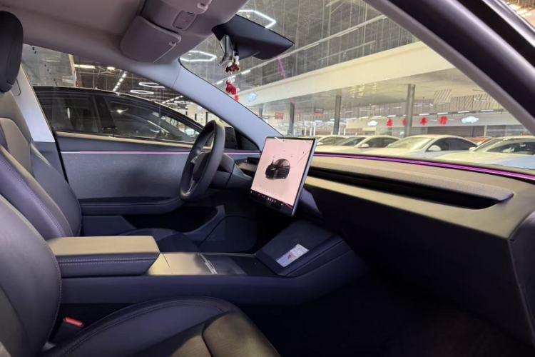 Used Tesla Model 3 2023 Rear-Wheel-Drive Version Interior 4