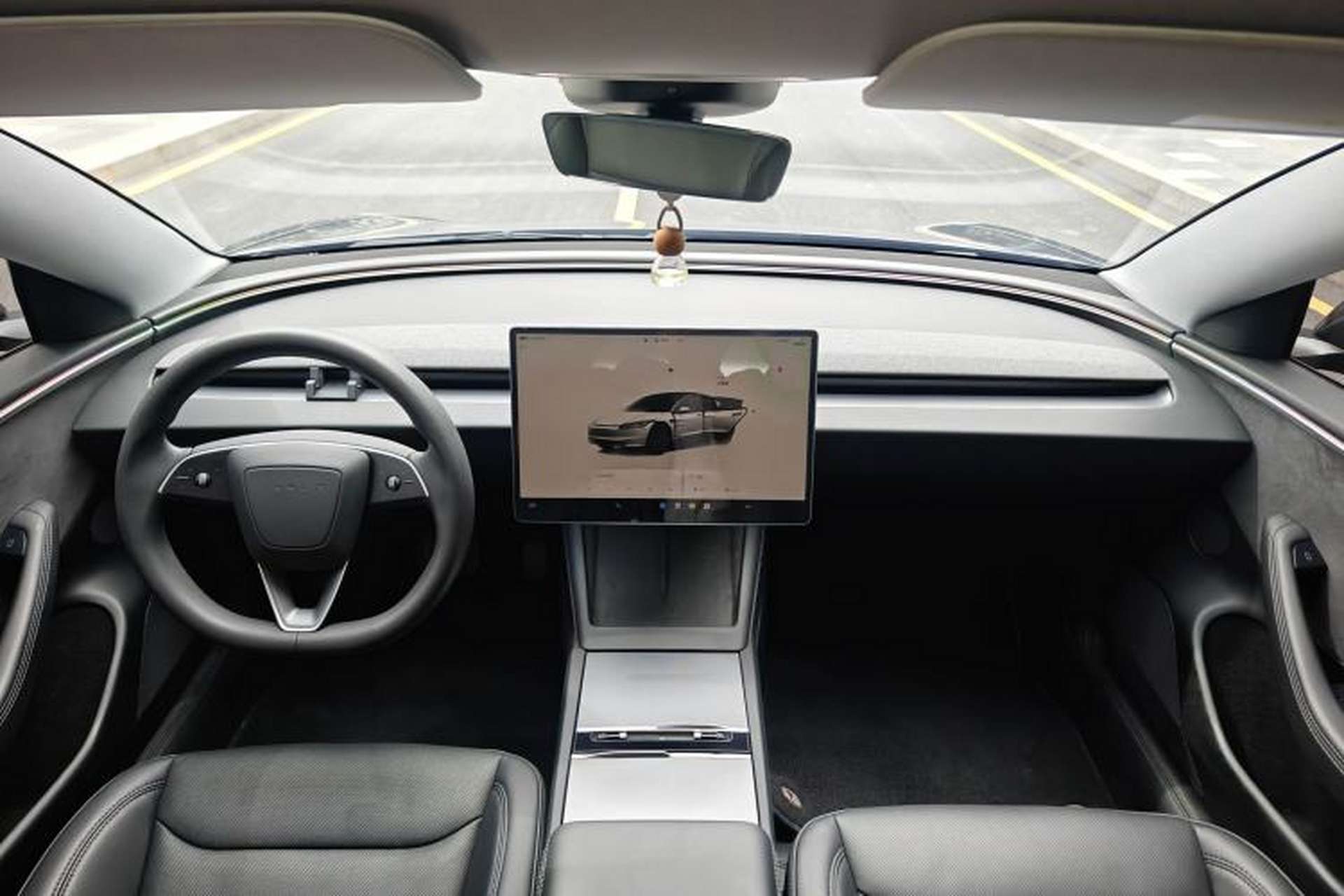 Used Tesla Model 3 2023 Long-Range All-Wheel-Drive Version Interior 5