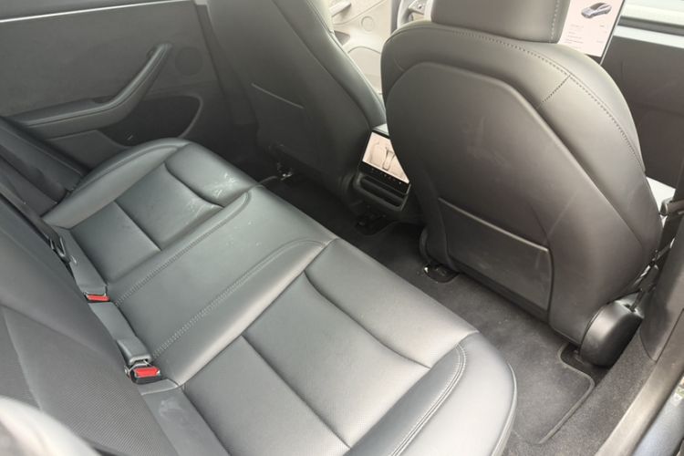 Used Tesla Model 3 2023 Long-Range All-Wheel-Drive Version Interior 5