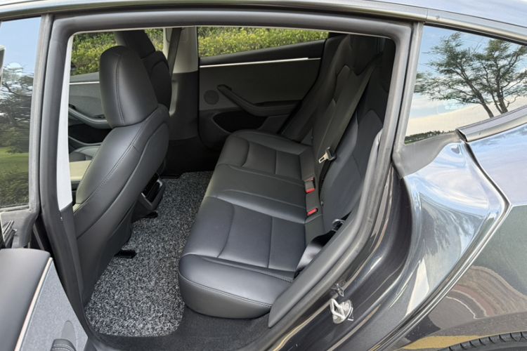 Used Tesla Model 3 2023 Rear-Wheel-Drive Version Interior 6