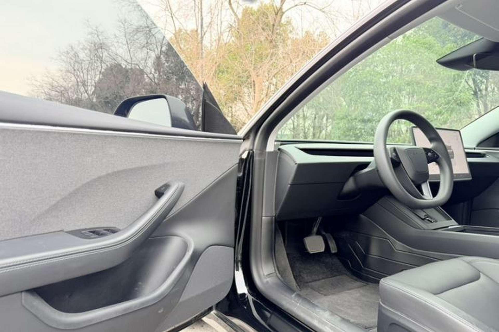 Used Tesla Model 3 2023 Rear-Wheel-Drive Version Interior 8