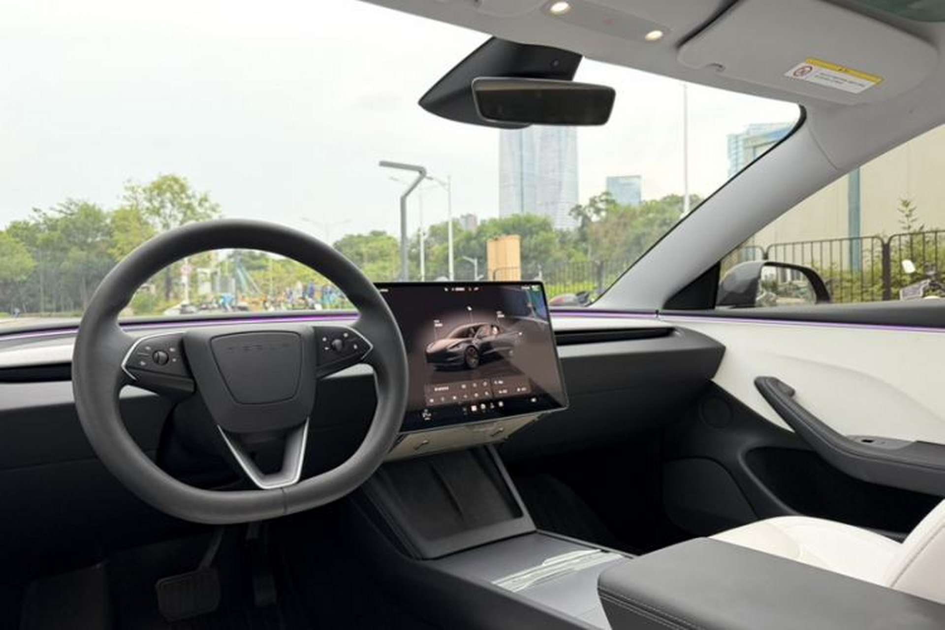 Used Tesla Model 3 2023 Long-Range All-Wheel-Drive Version Interior 9