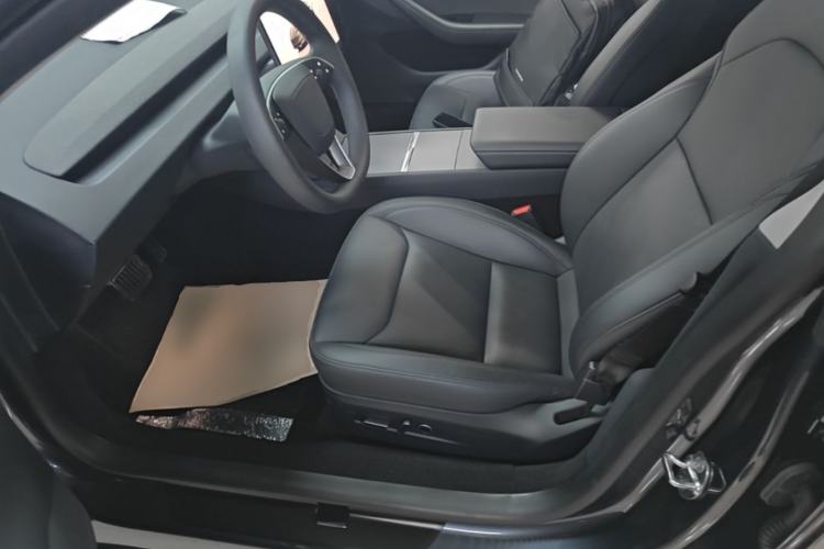 Used Tesla Model 3 2023 Rear-Wheel-Drive Version Left Front Seat