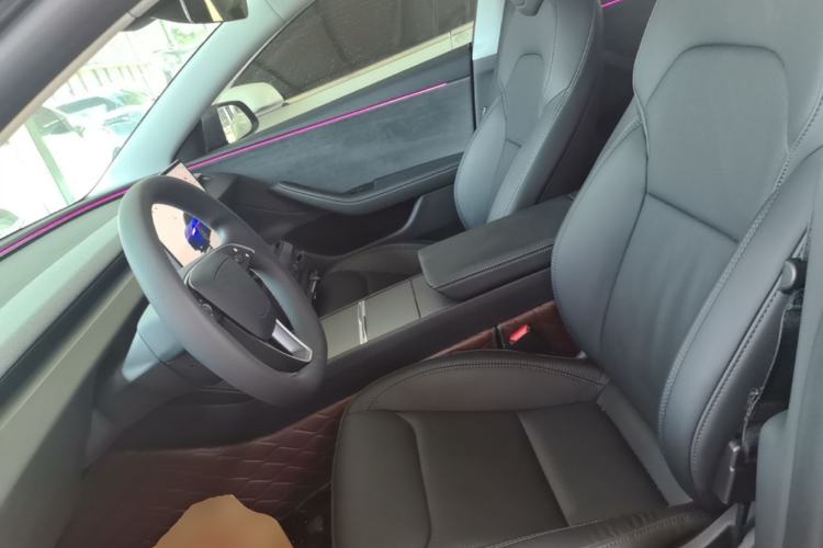 Used Tesla Model 3 2023 Long-Range All-Wheel-Drive Version Left Front Seat