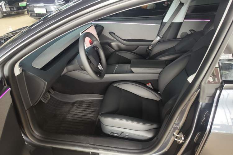 Used Tesla Model 3 2023 Rear-Wheel-Drive Version Left Front Seat