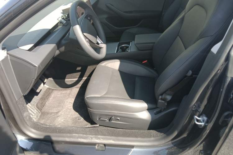 Used Tesla Model 3 2023 Rear-Wheel-Drive Version Left Front Seat