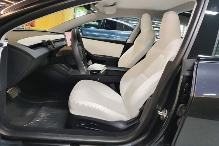 Used Tesla Model 3 2023 Rear-Wheel-Drive Version Left Front Seat