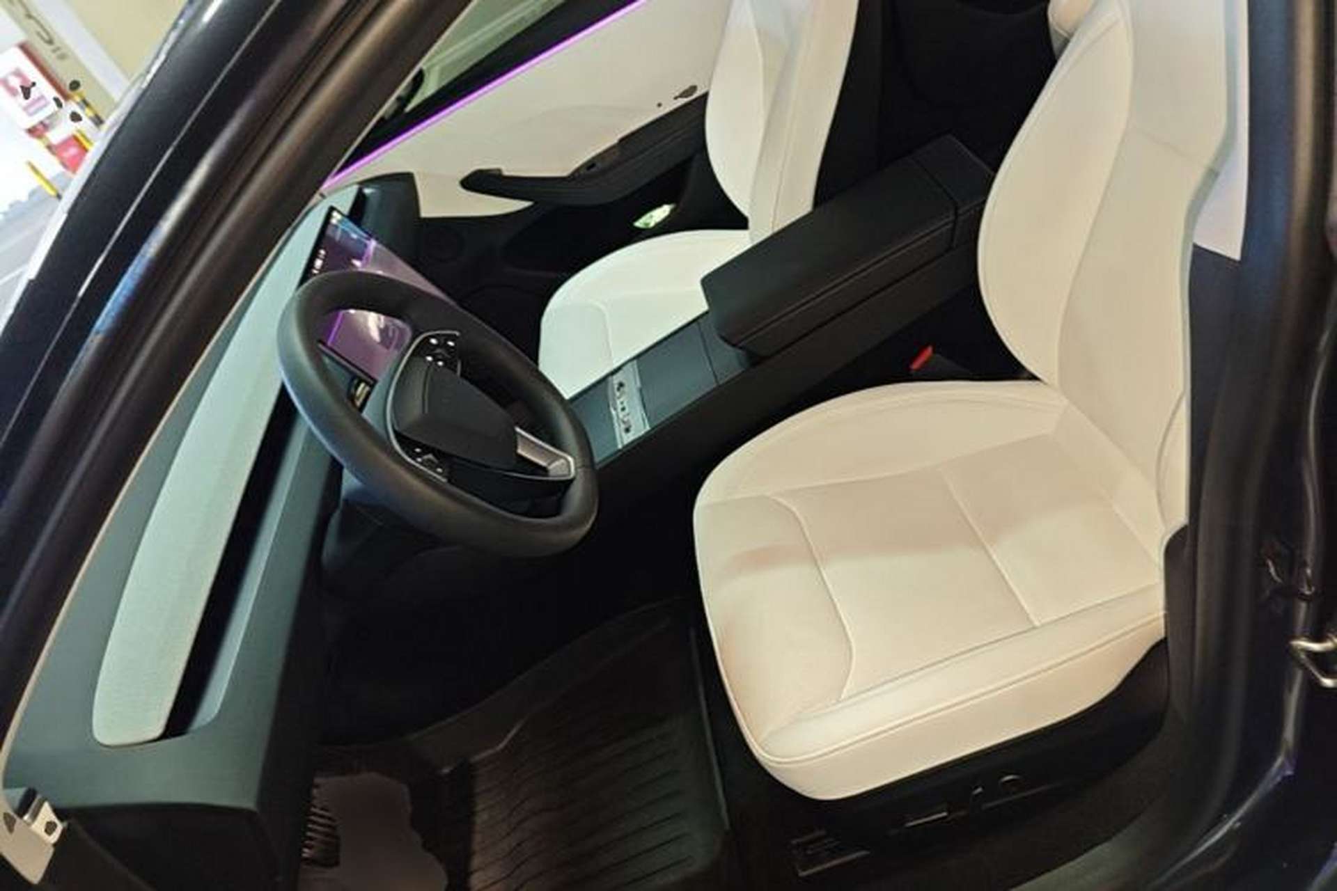 Used Tesla Model 3 2023 Long-Range All-Wheel-Drive Version Left Front Seat