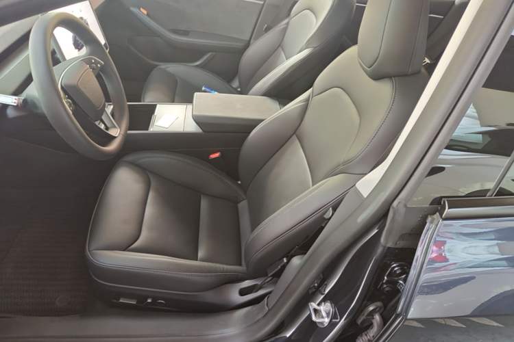 Used Tesla Model 3 2023 Long-Range All-Wheel-Drive Version Left Front Seat