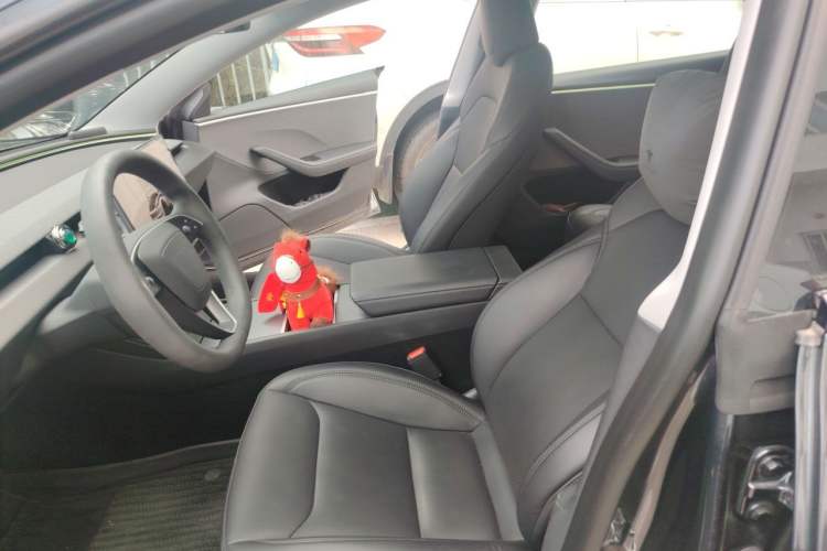 Used Tesla Model 3 2023 Rear-Wheel-Drive Version Left Front Seat