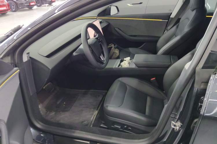 Used Tesla Model 3 2023 Rear-Wheel-Drive Version Left Front Seat