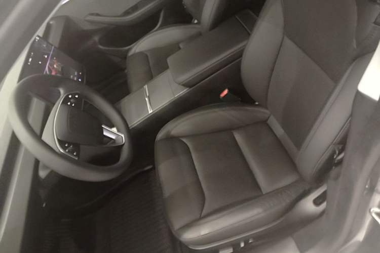 Used Tesla Model 3 2023 Rear-Wheel-Drive Version Left Front Seat