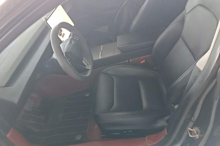 Used Tesla Model 3 2023 Rear-Wheel-Drive Version Left Front Seat