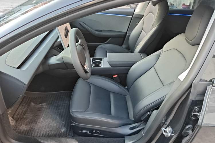 Used Tesla Model 3 2023 Rear-Wheel-Drive Version Left Front Seat