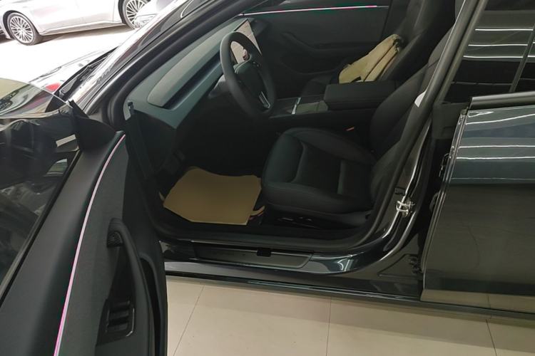 Used Tesla Model 3 2023 Rear-Wheel-Drive Version Left Front Seat