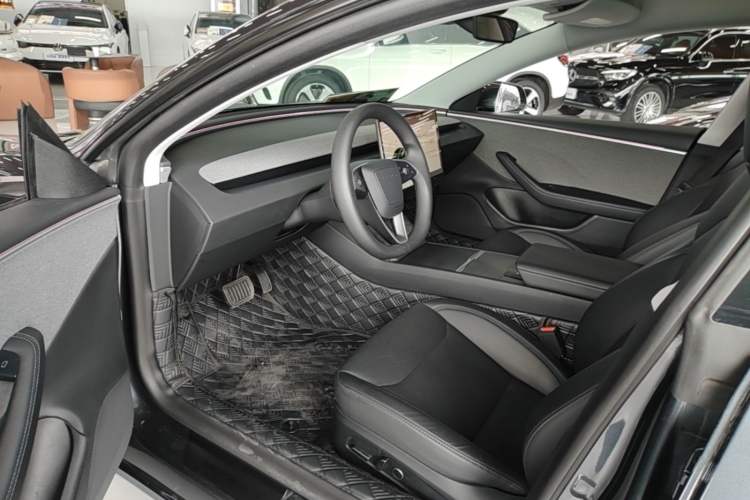 Used Tesla Model 3 2023 Rear-Wheel-Drive Version Left Front Seat