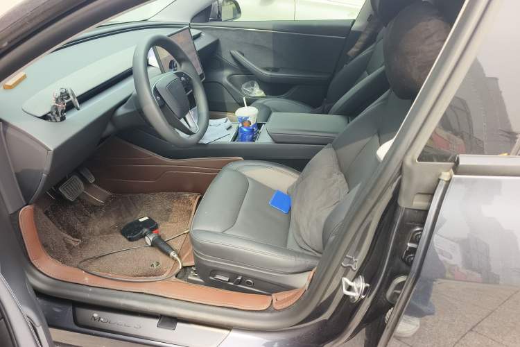 Used Tesla Model 3 2023 Long-Range All-Wheel-Drive Version Left Front Seat