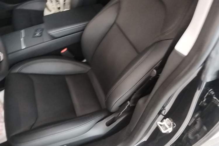 Used Tesla Model 3 2023 Rear-Wheel-Drive Version Left Front Seat