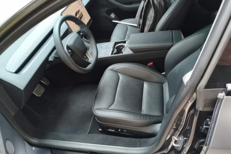 Used Tesla Model 3 2023 Long-Range All-Wheel-Drive Version Left Front Seat