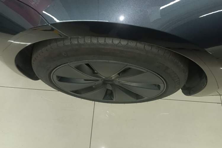 Used Tesla Model 3 2023 Rear-Wheel-Drive Version Left Front Wheel Hub