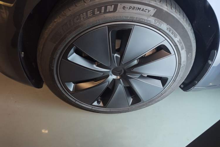 Used Tesla Model 3 2023 Rear-Wheel-Drive Version Left Front Wheel Hub