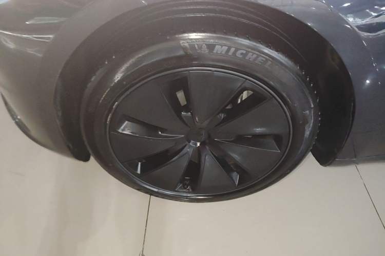 Used Tesla Model 3 2023 Rear-Wheel-Drive Version Left Front Wheel Hub