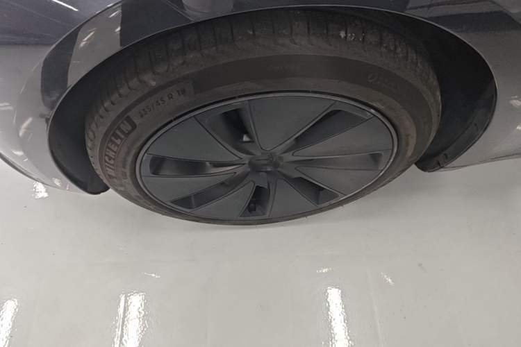 Used Tesla Model 3 2023 Rear-Wheel-Drive Version Left Front Wheel Hub