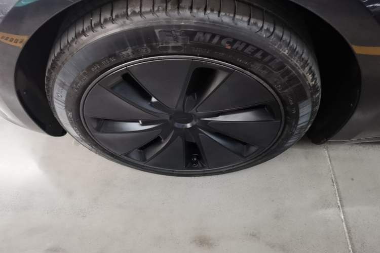 Used Tesla Model 3 2023 Rear-Wheel-Drive Version Left Front Wheel Hub