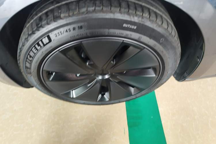 Used Tesla Model 3 2023 Rear-Wheel-Drive Version Left Front Wheel Hub