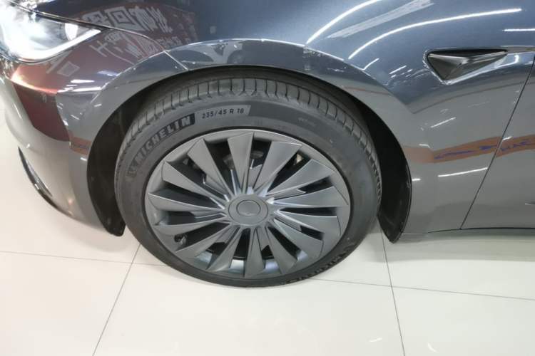 Used Tesla Model 3 2023 Rear-Wheel-Drive Version Left Front Wheel Hub