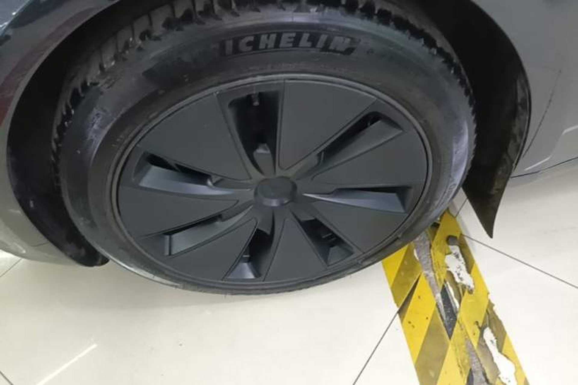 Used Tesla Model 3 2023 Rear-Wheel-Drive Version Left Front Wheel Hub