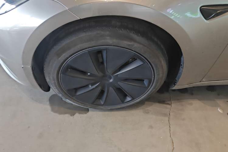 Used Tesla Model 3 2023 Rear-Wheel-Drive Version Left Front Wheel Hub