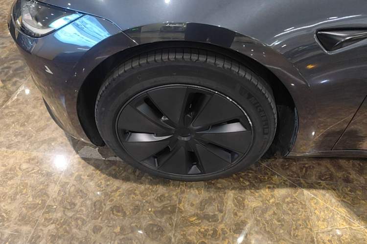 Used Tesla Model 3 2023 Rear-Wheel-Drive Version Left Front Wheel Hub