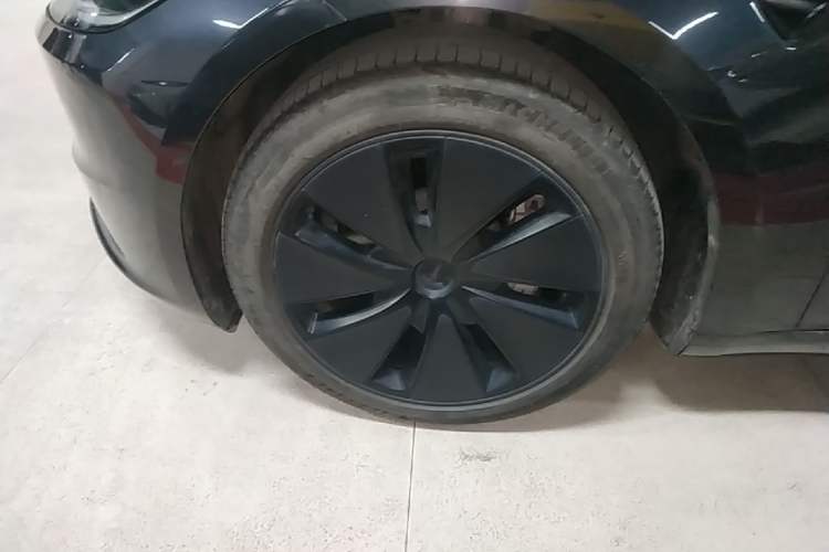Used Tesla Model 3 2023 Rear-Wheel-Drive Version Left Front Wheel Hub