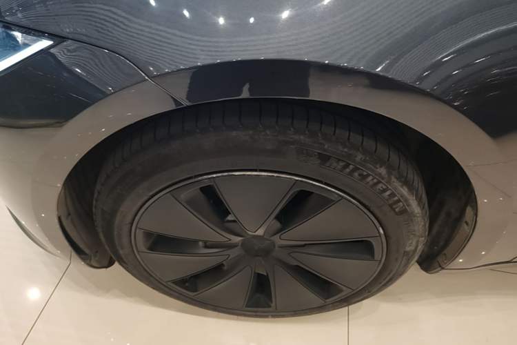 Used Tesla Model 3 2023 Rear-Wheel-Drive Version Left Front Wheel Hub