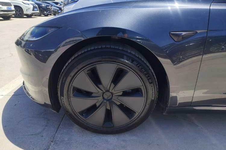 Used Tesla Model 3 2023 Rear-Wheel-Drive Version Left Front Wheel Hub