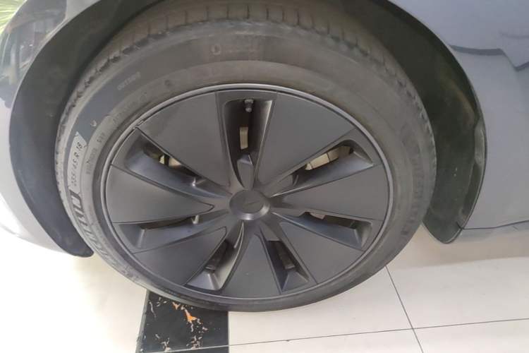 Used Tesla Model 3 2023 Rear-Wheel-Drive Version Left Front Wheel Hub