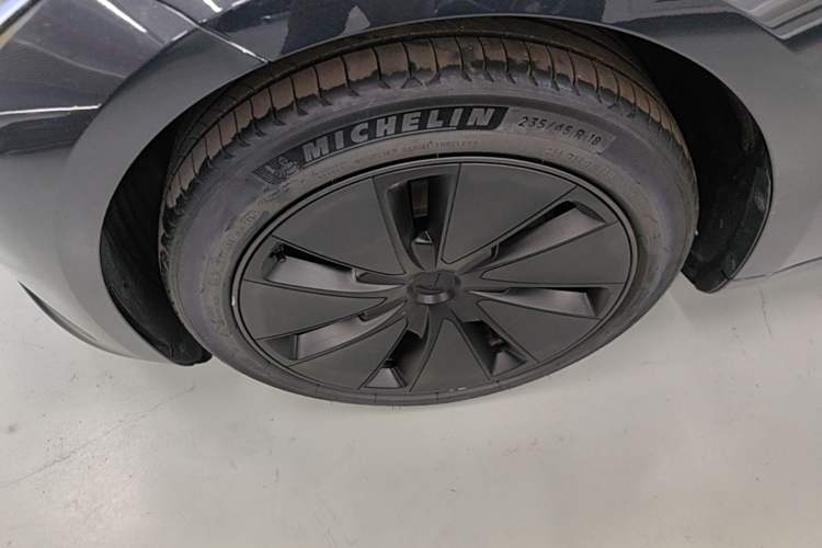 Used Tesla Model 3 2023 Rear-Wheel-Drive Version Left Front Wheel Hub