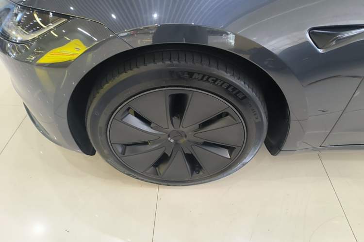 Used Tesla Model 3 2023 Long-Range All-Wheel-Drive Version Left Front Wheel Hub